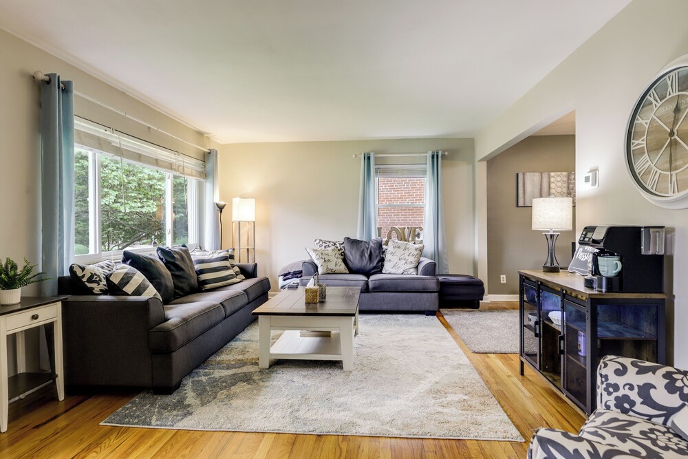 10 Mi to Dtwn Cincinnati: Home w/ Patio & Yard!