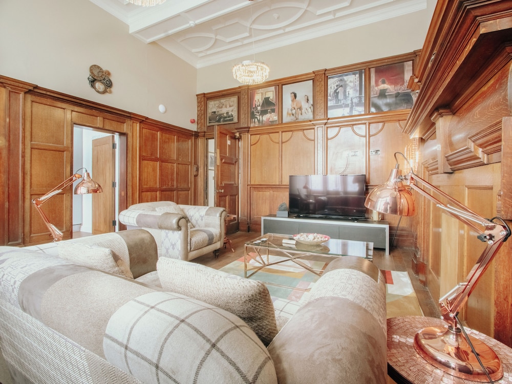 Outstanding Massive Apartment With Character