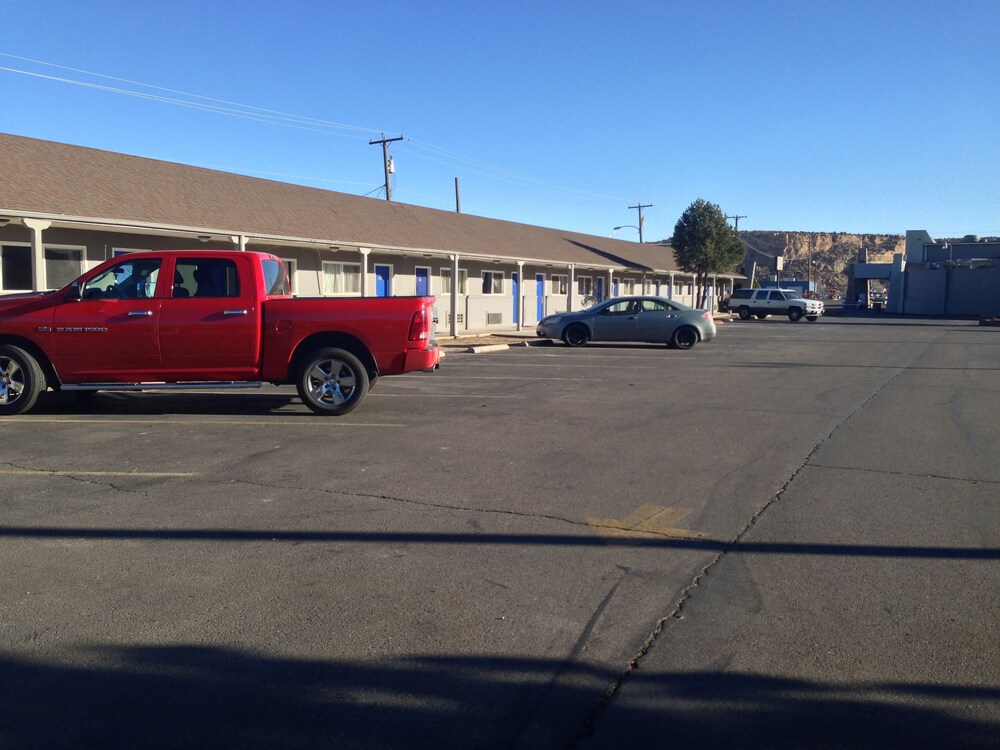 Four Corners Inn