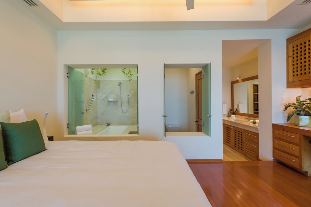 Villa Punta Sam Cancun Beachfront Luxury