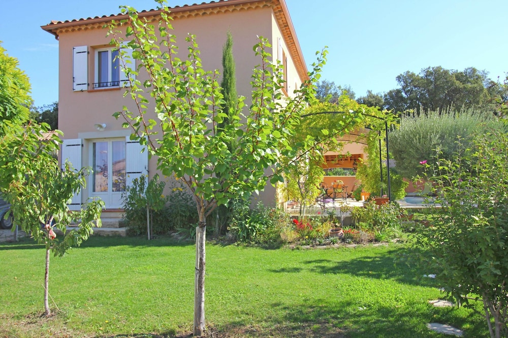 Villa With Clime and Private Pool