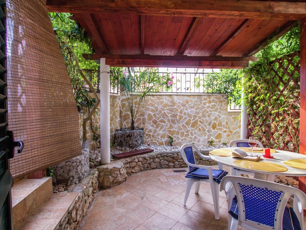 Apartment in Slatine Near the Sea Beach view 3