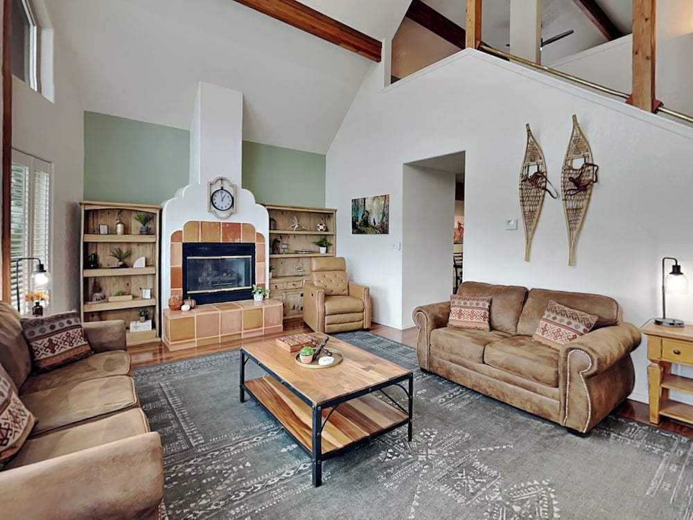 Eagle's Nest by Ruidoso Vacation Rentals
