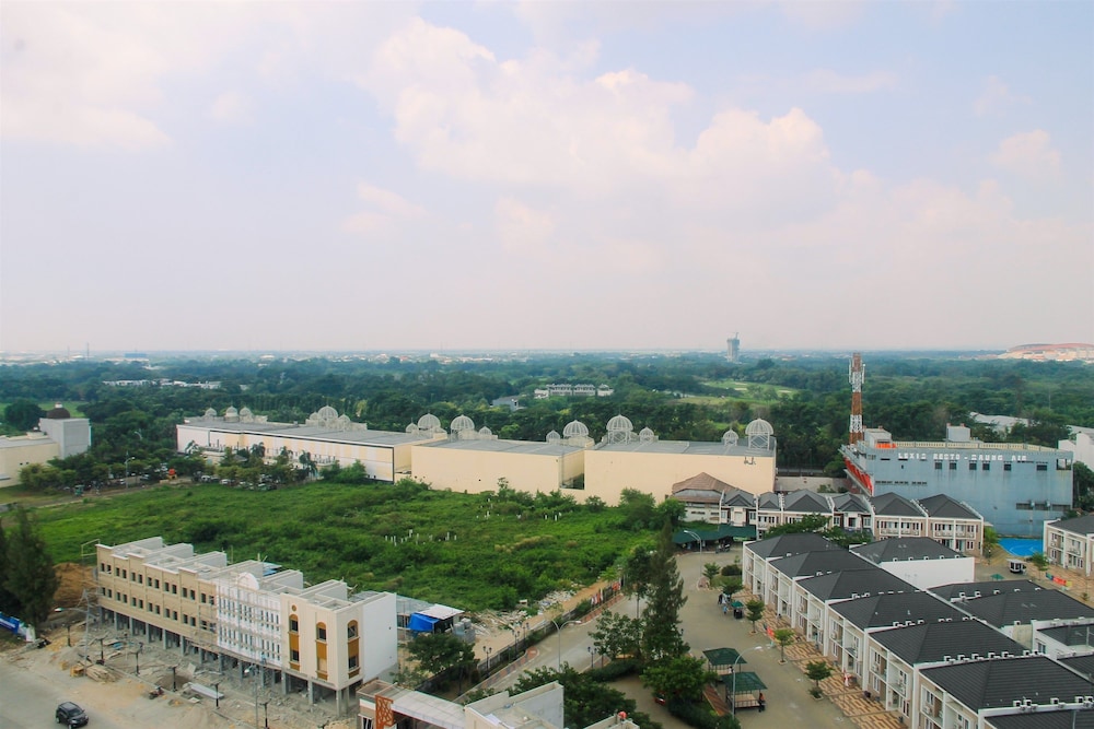 Comfy Studio Mustika Golf Residence Apartment view 2