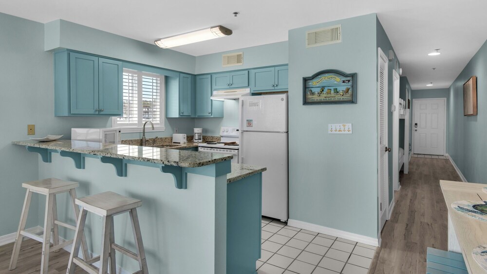 Crystal Sands 112b: Beachfront Condo With Front-row Gulf Views
