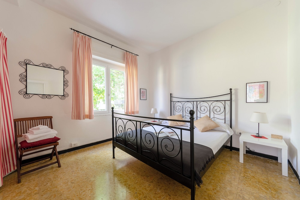 Monterosso Apartments