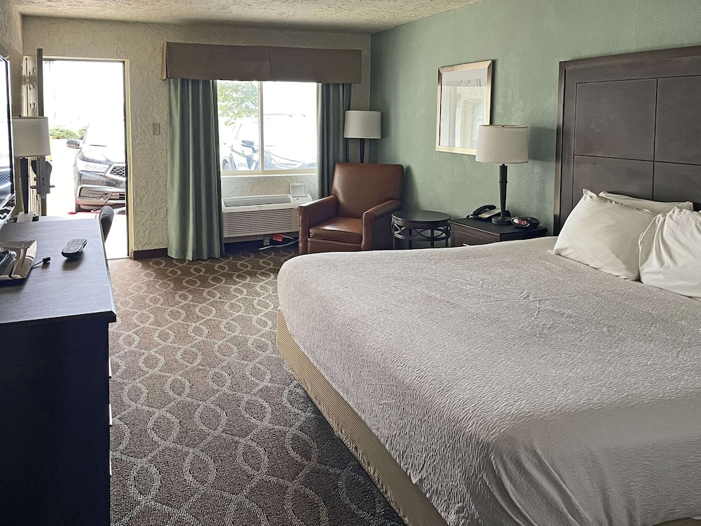 Quality Inn Clinton North