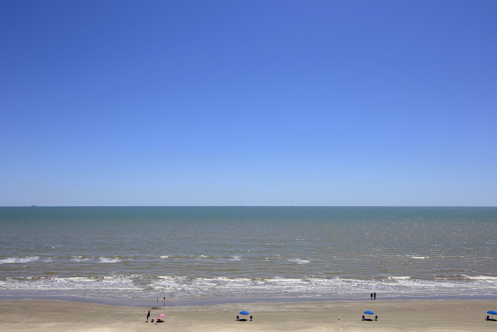 By The Sea Gulf View Deluxe Condo