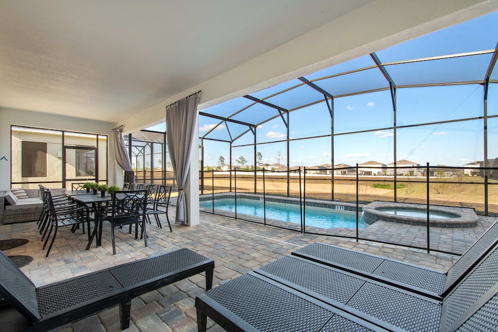 Luxe 9-bedroom Escape With Private Pool & Game Loft Solara Resort Near Disney