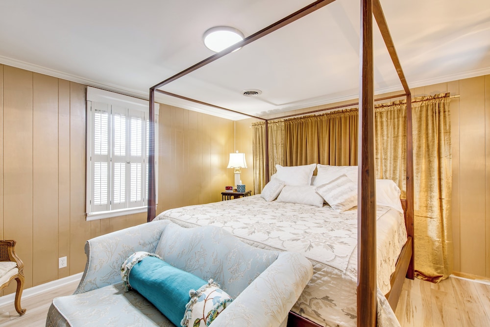 Bourbon Trail Fun: Dtwn Lebanon Home w/ Game Room