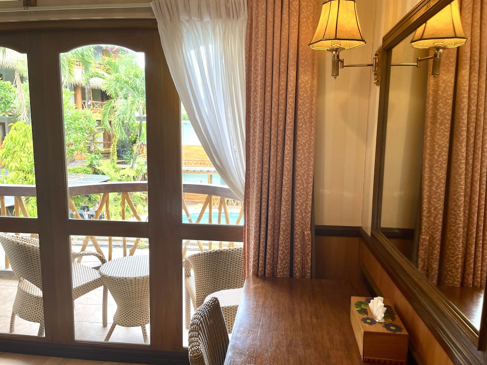 Red Coconut Beach Hotel