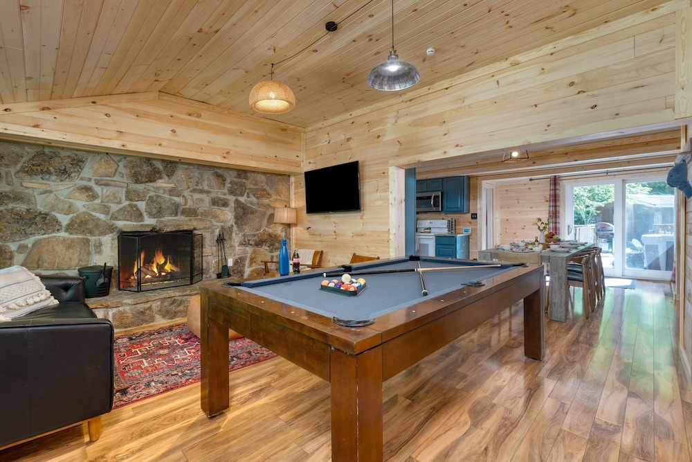 The Rustic Cottage by Avantstay Hot Tub Fire Pit Pool Table 5mins to Town