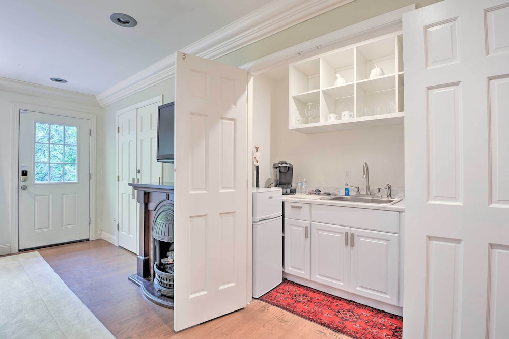 Quiet Getaway w/ Deck: 18 Mi to Downtown Baltimore