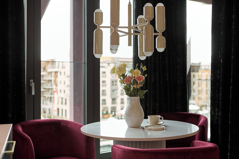 Granaria Premium River View by Downtown Apartments