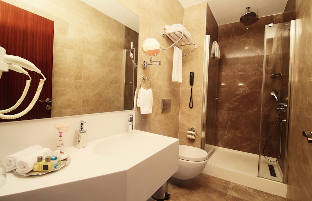 Park By Clover - Image 45