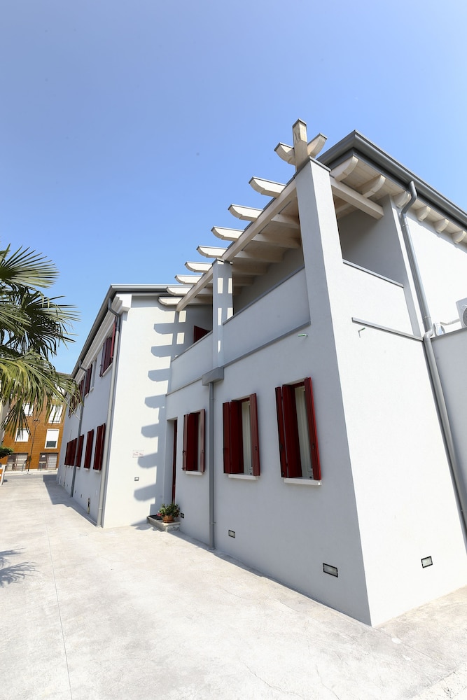 Villa Erica & Villa Erica 1