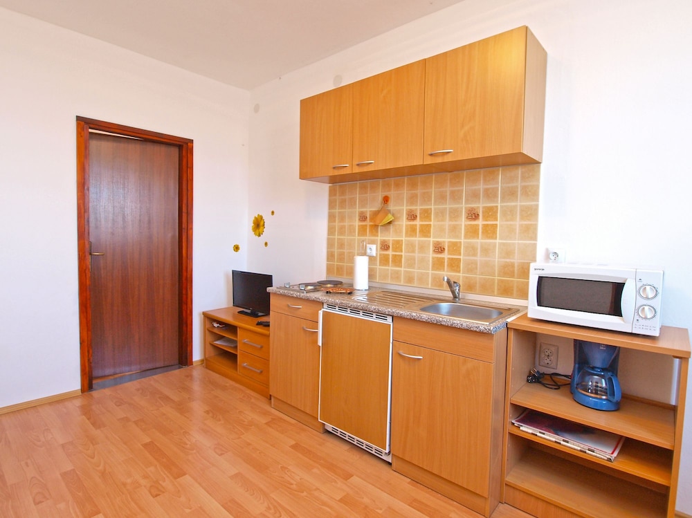 Apartment 990 view 3