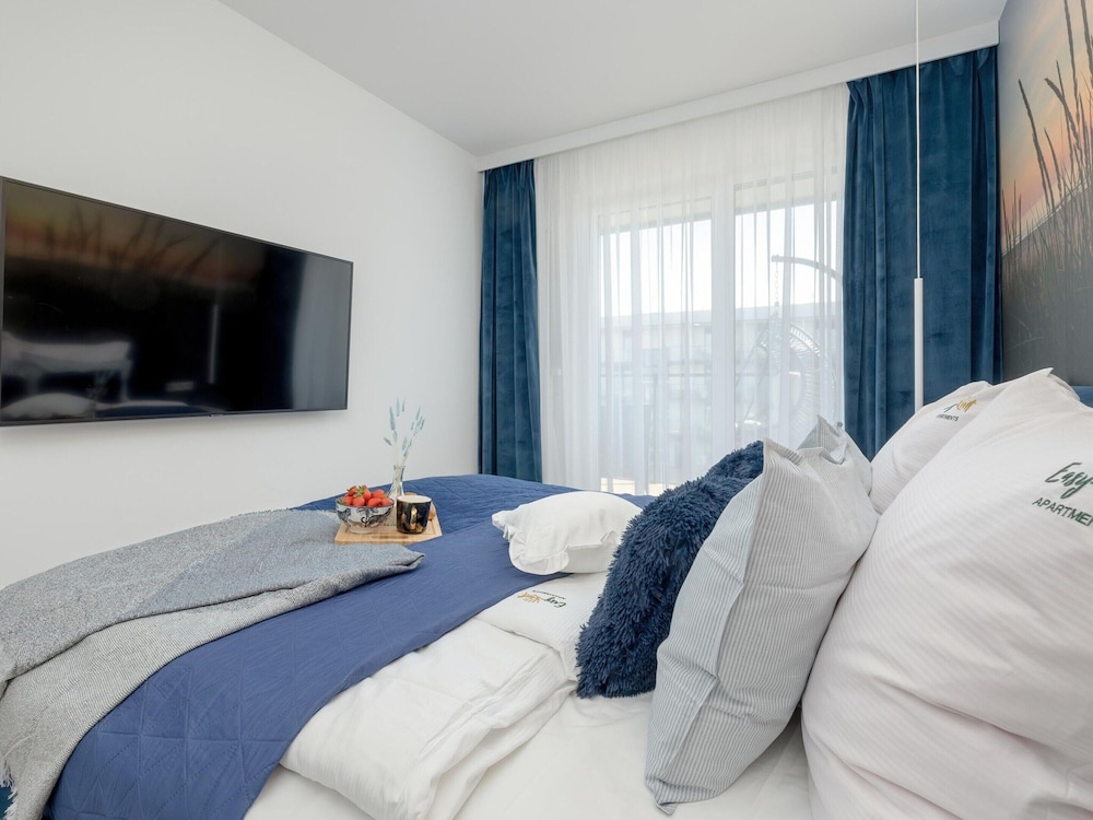 Apartment Overlooking the River, Pool, Dziwnow view 3