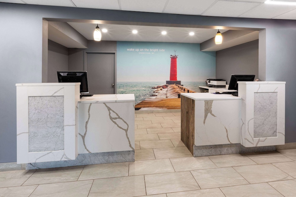 Sheboygan Vacations - La Quinta Inn by Wyndham Sheboygan - Property Image 3