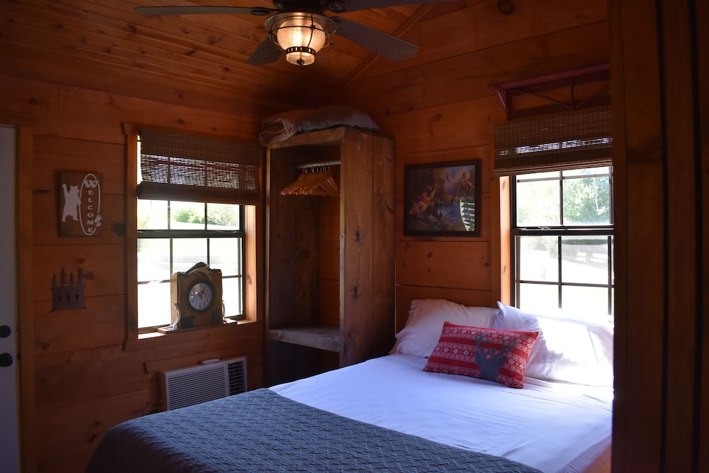 Bear Creek Lodge Cabin Resort