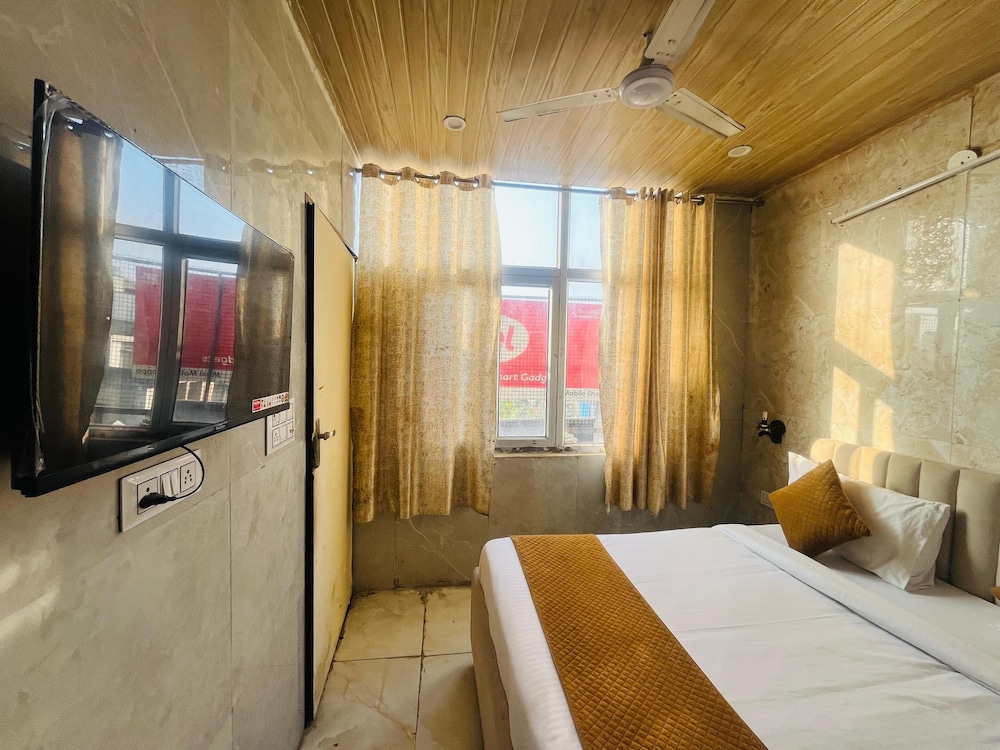 Roomshala Hotel Golden Residency