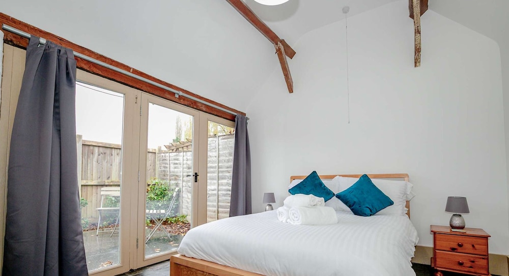 Host Stay Snodsbury Barn