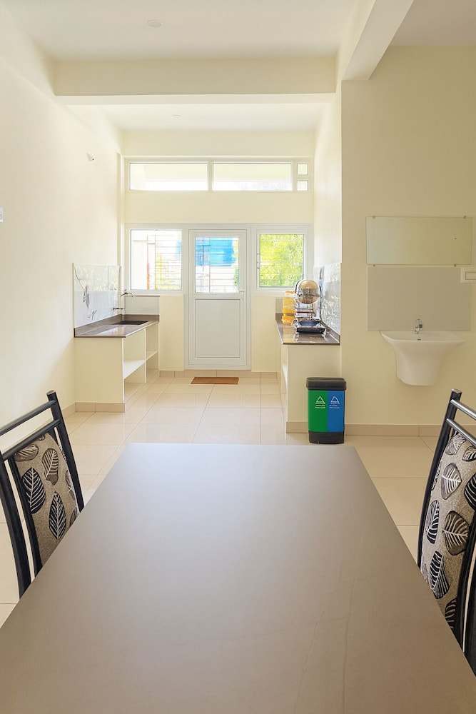 Savi Service Apartments