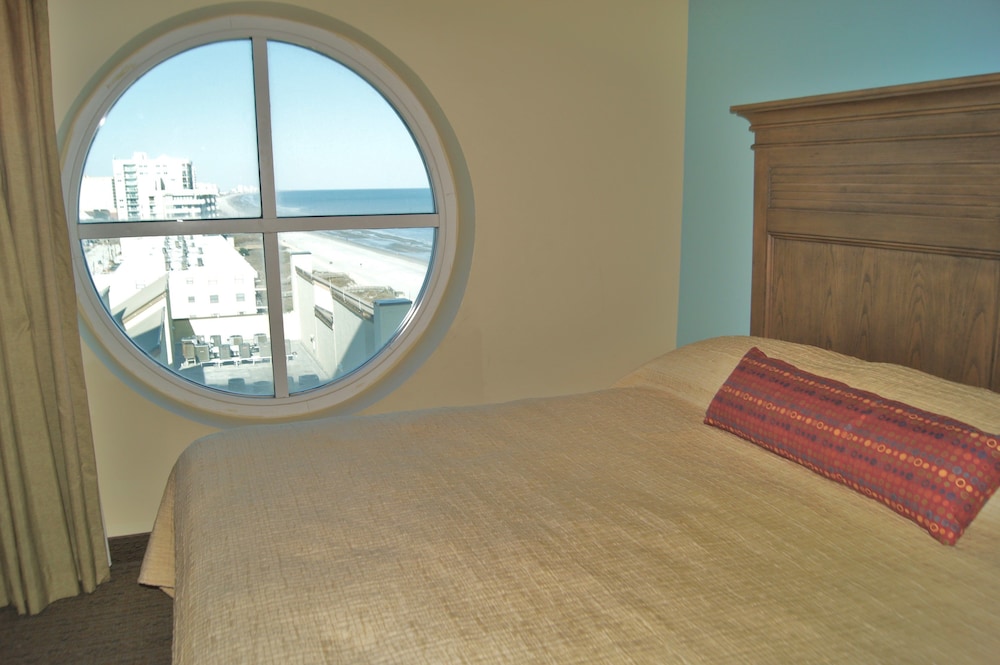 Seaside Resort 1003 3 Bedroom Condo by RedAwning