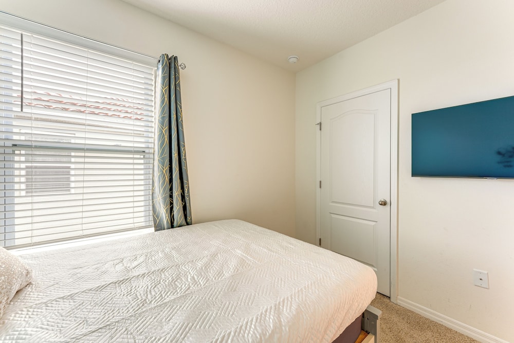 10 Mi to Disney World: Oasis w/ Resort Amenities!