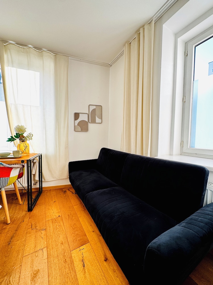 Cozy 5BR Apartment Near Kaufpark