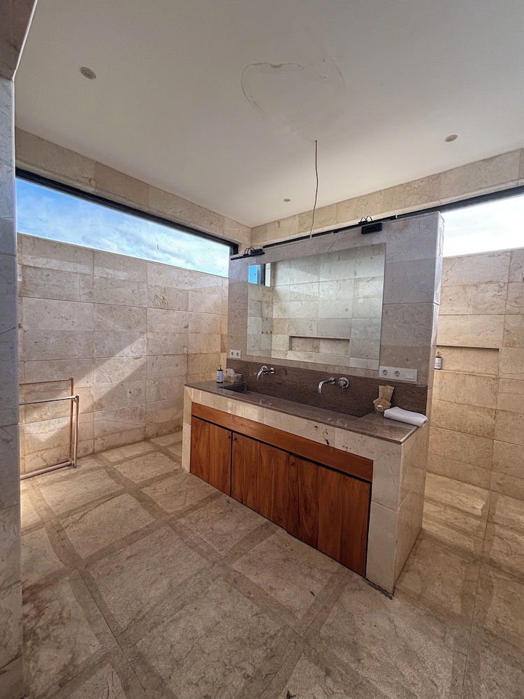 Puri Ratu Jimbaran Villa By Betterplace