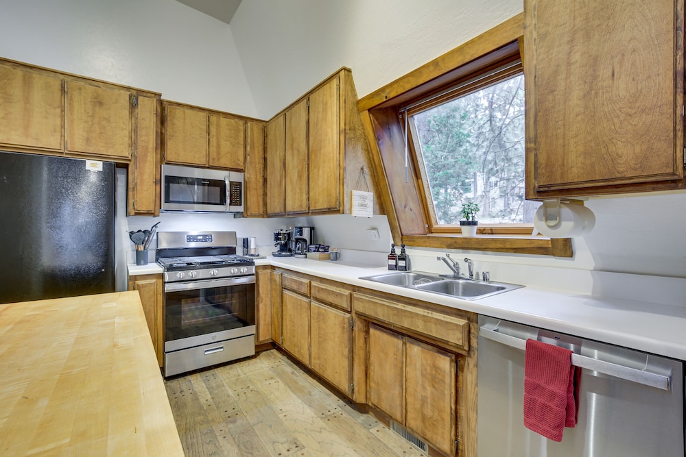 The Abby Cabin: Restful Running Springs Retreat! view 4