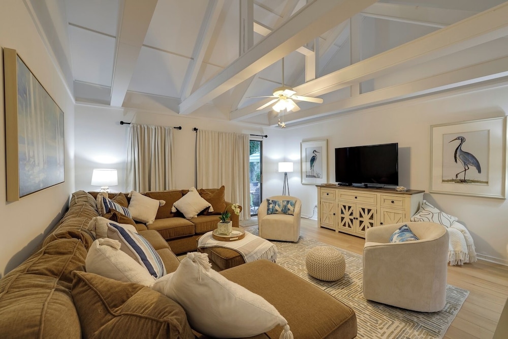 Hilton Head Retreat Gated Villa, Pets OK
