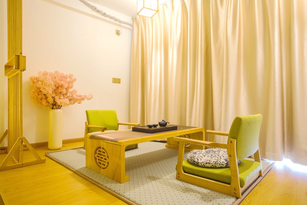 Xihe Light Luxury Self-service Apartment