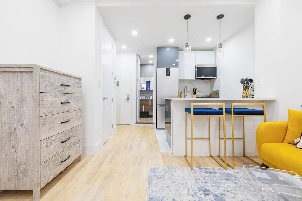 1597 New York Apt