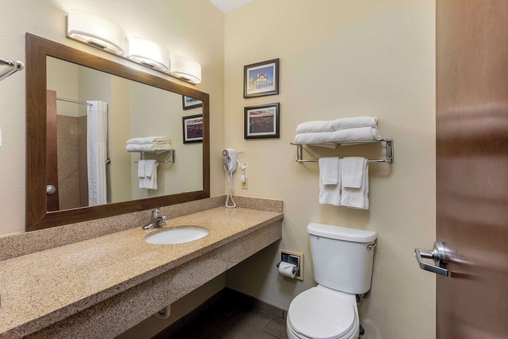 Cullman Vacations - Comfort Suites Cullman I-65 Exit 310 - Property Image 1
