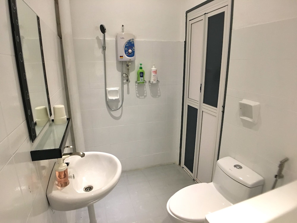 iBook8 Superior 1 Bedroom Gurney Suites by iBook Homestay