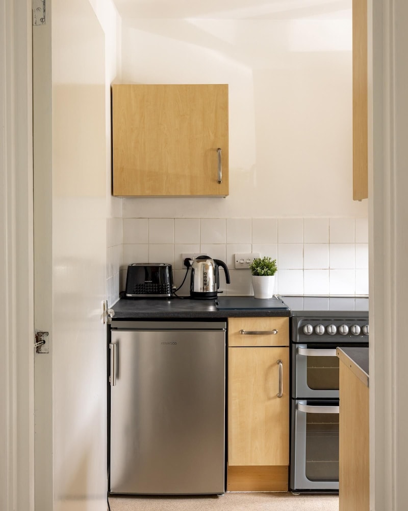 Beautiful 1 Bedroom Apartment With a Garden in Fulham