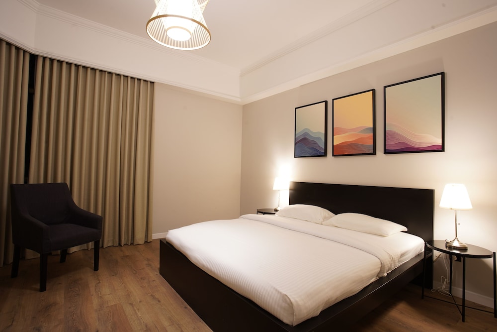 Al Faris Suite 2