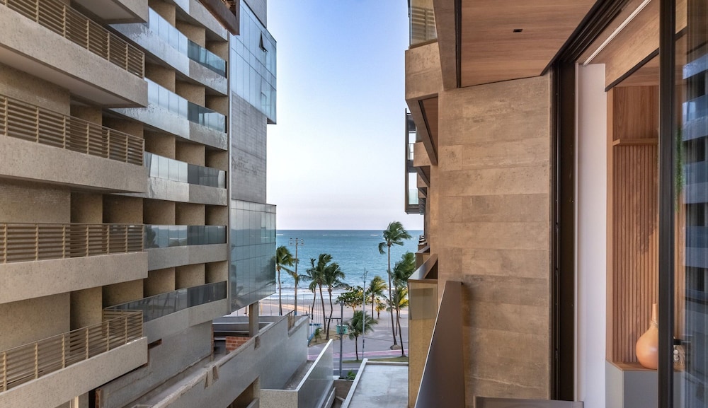 NWTs - Estúdios com Vista Lateral Mar