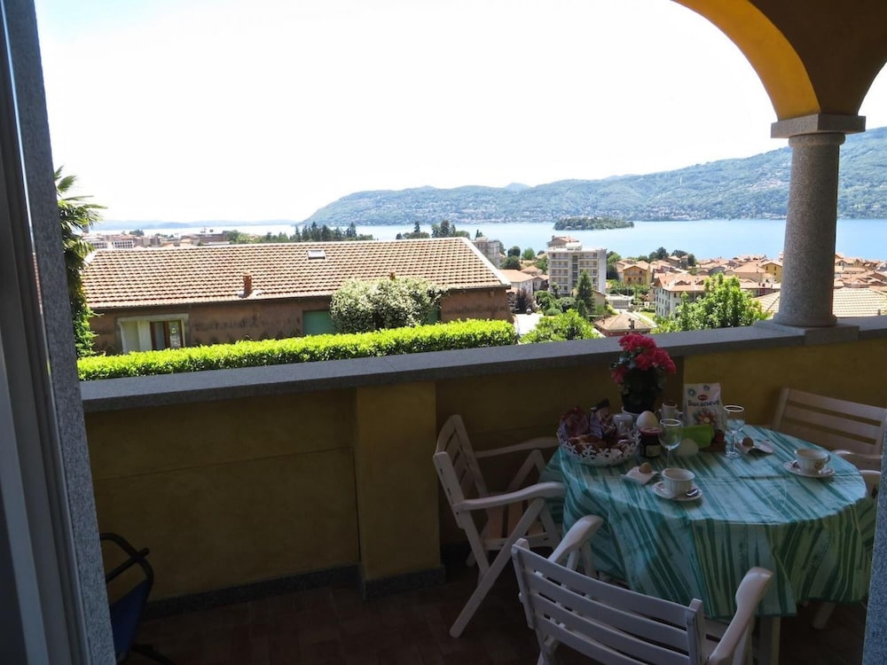Margo 2 Apartment With Lake View photo 5
