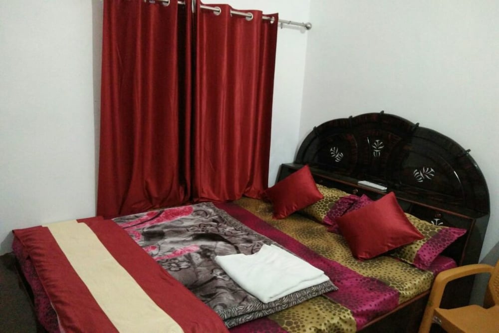 Hotel Dev Dham view 4