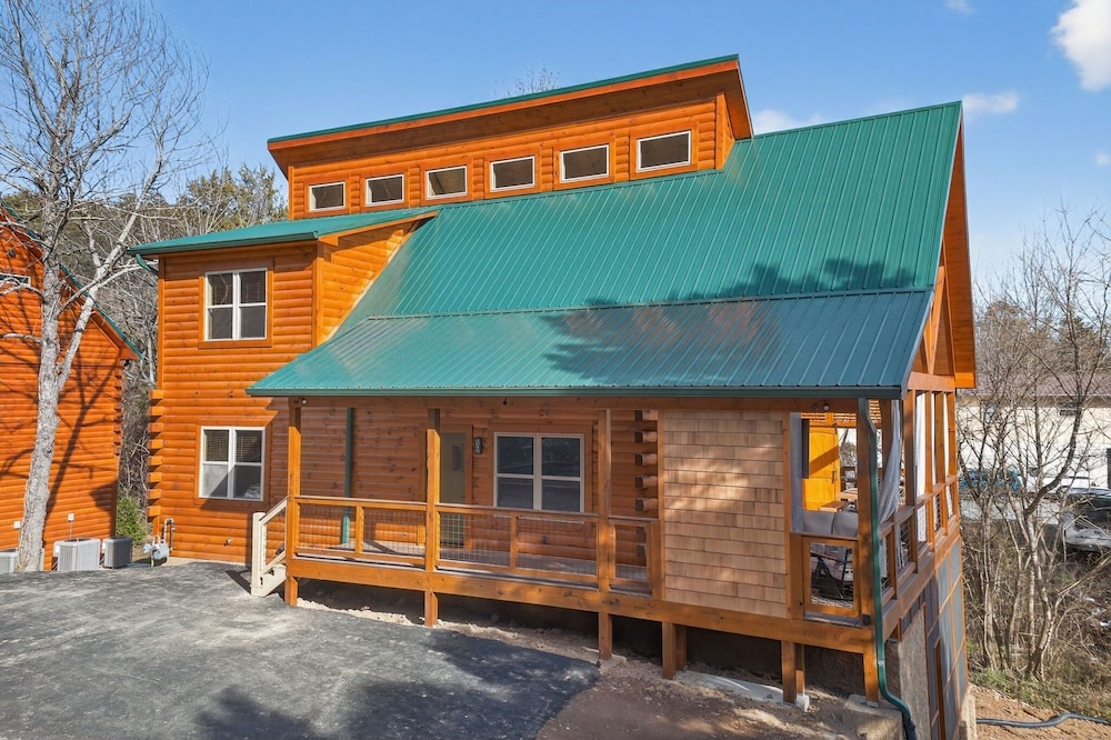 Ern802 - Bear Olympics 3 Bedroom Cabin