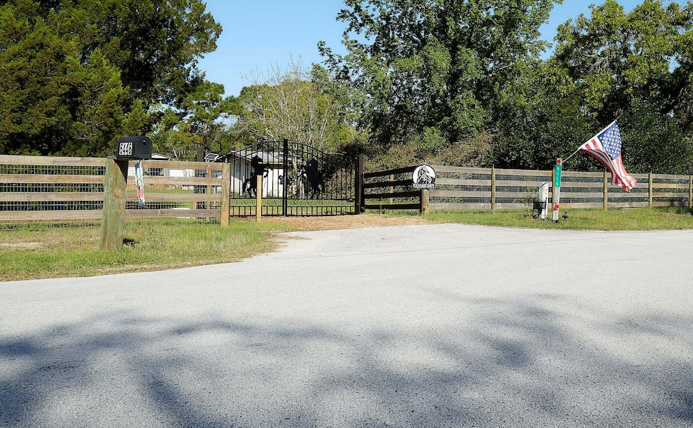 Pleasant Days Lodging Southwest Cottage