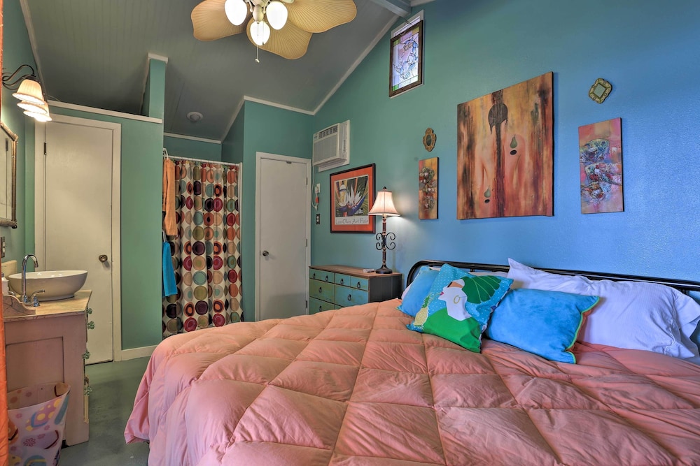 Ruston Vacations - Lakeside Pleasure Island Cabin w/ Deck  Gas Grill - Property Image 3