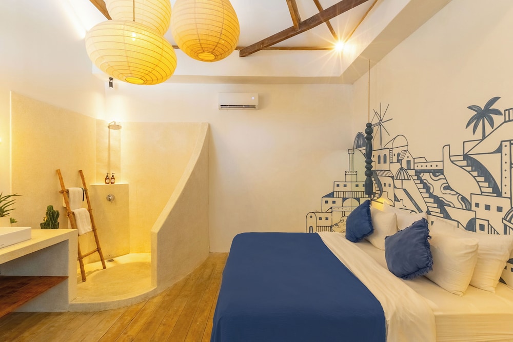 Santorini Suites