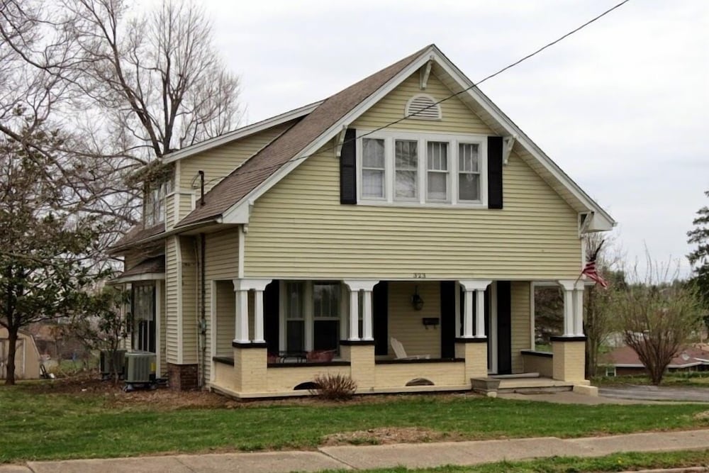 Richmond Vacations - The Guest House - Property Image 1