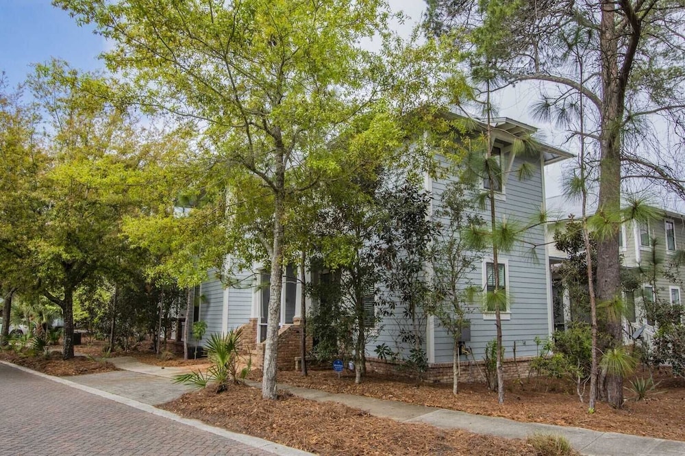 Longleaf Pines by Avantstay Community Pool + Bonfires