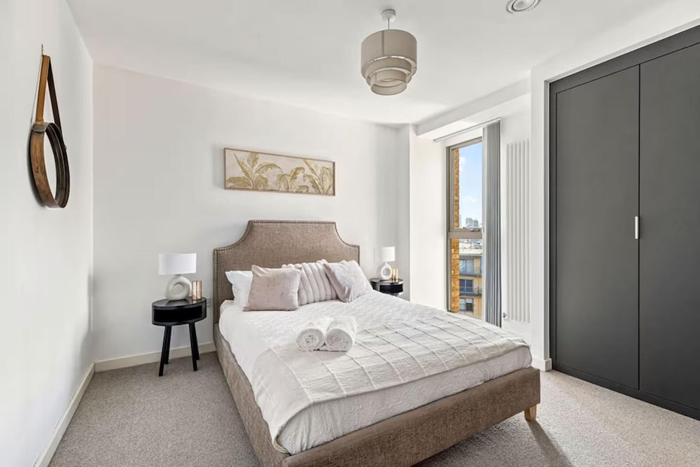 London Gateway Apartment