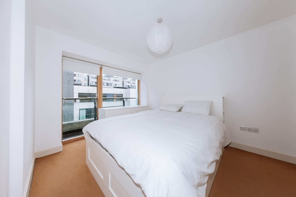 Contemporary 2BD Flat by the Grand Canal - Dublin!